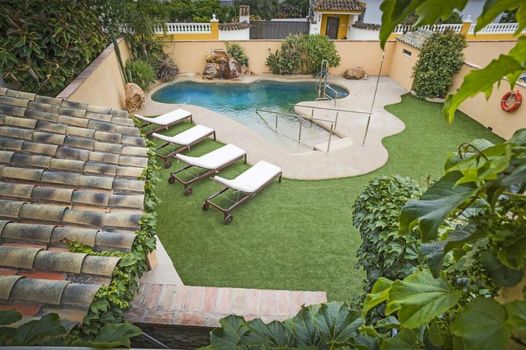 AROHAZ Hotel & Restaurante