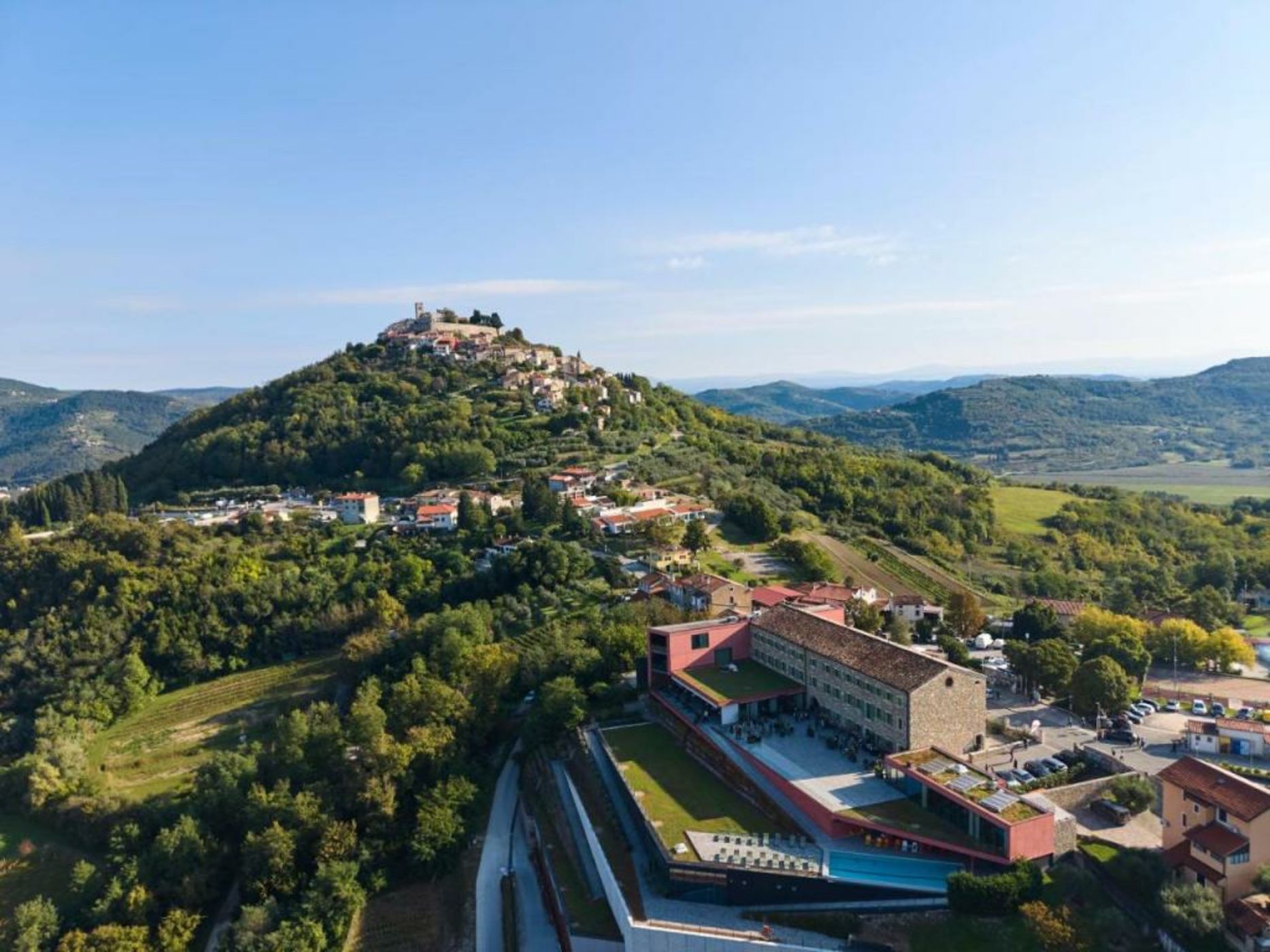 ROXANICH Winery and Design Hotel