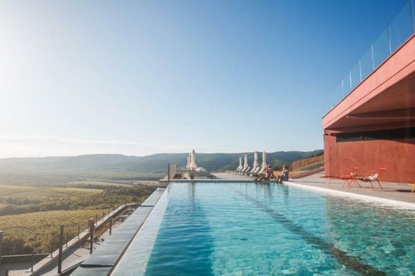 ROXANICH Winery and Design Hotel