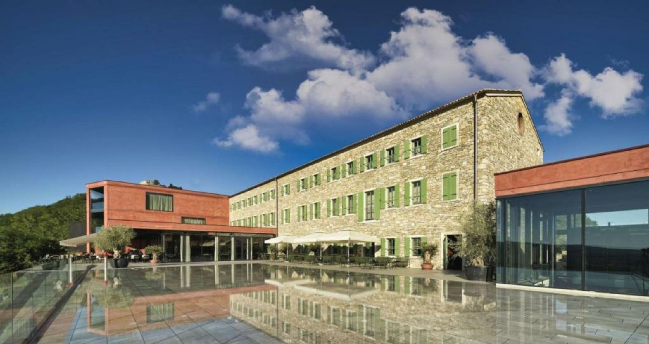 ROXANICH Winery and Design Hotel