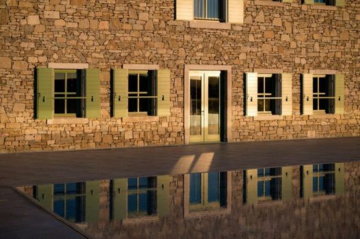 ROXANICH Winery and Design Hotel