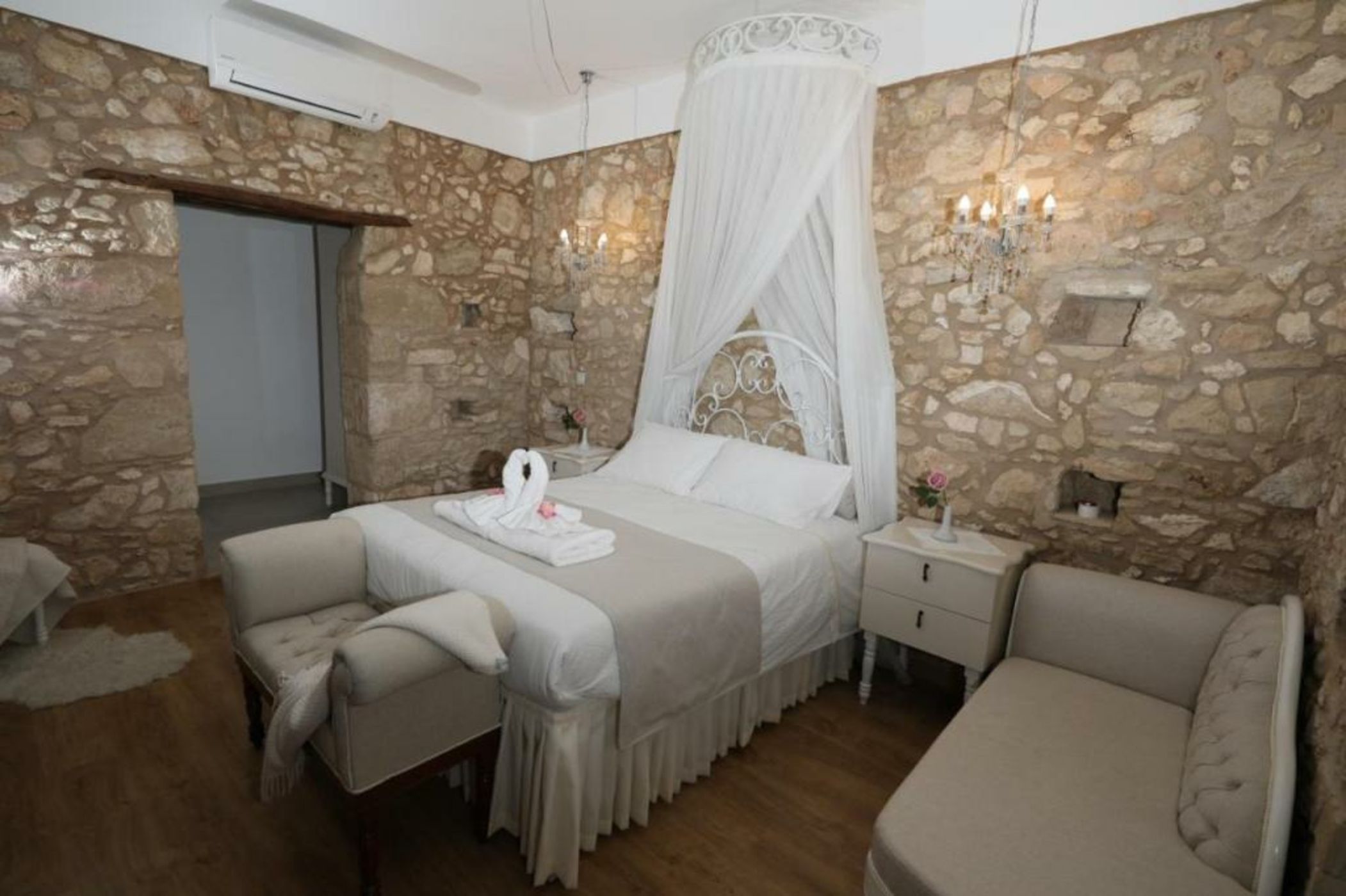 Hanna Koumi Boutique Hotel