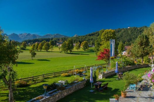 Almfrieden Hotel & Romantikchalet