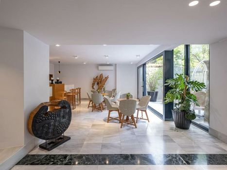 Avra City Boutique Hotel