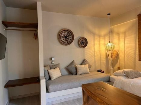 Ganimede Hotel, Galaxidi