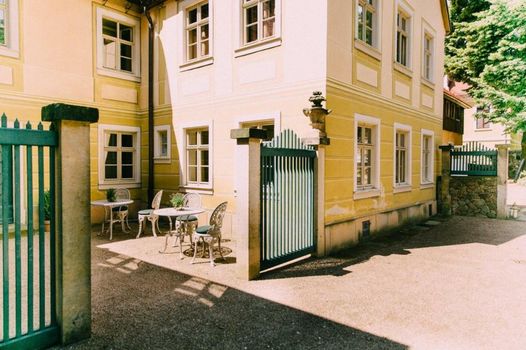 Villa Sorgenfrei und Restaurant Atelier Sanssouci