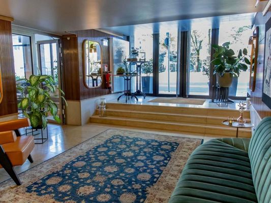 MUZE Hotel Dusseldorf - Handwritten Collection