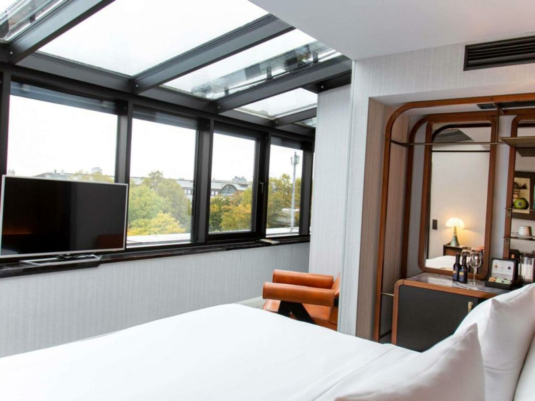 MUZE Hotel Dusseldorf - Handwritten Collection