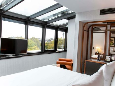 MUZE Hotel Dusseldorf - Handwritten Collection