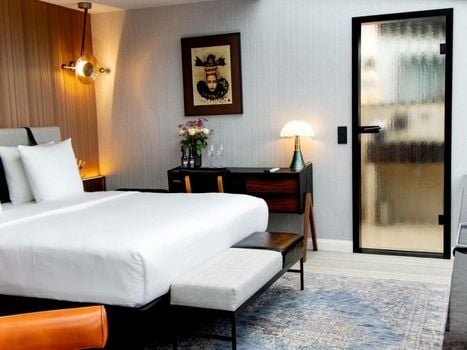 MUZE Hotel Dusseldorf - Handwritten Collection