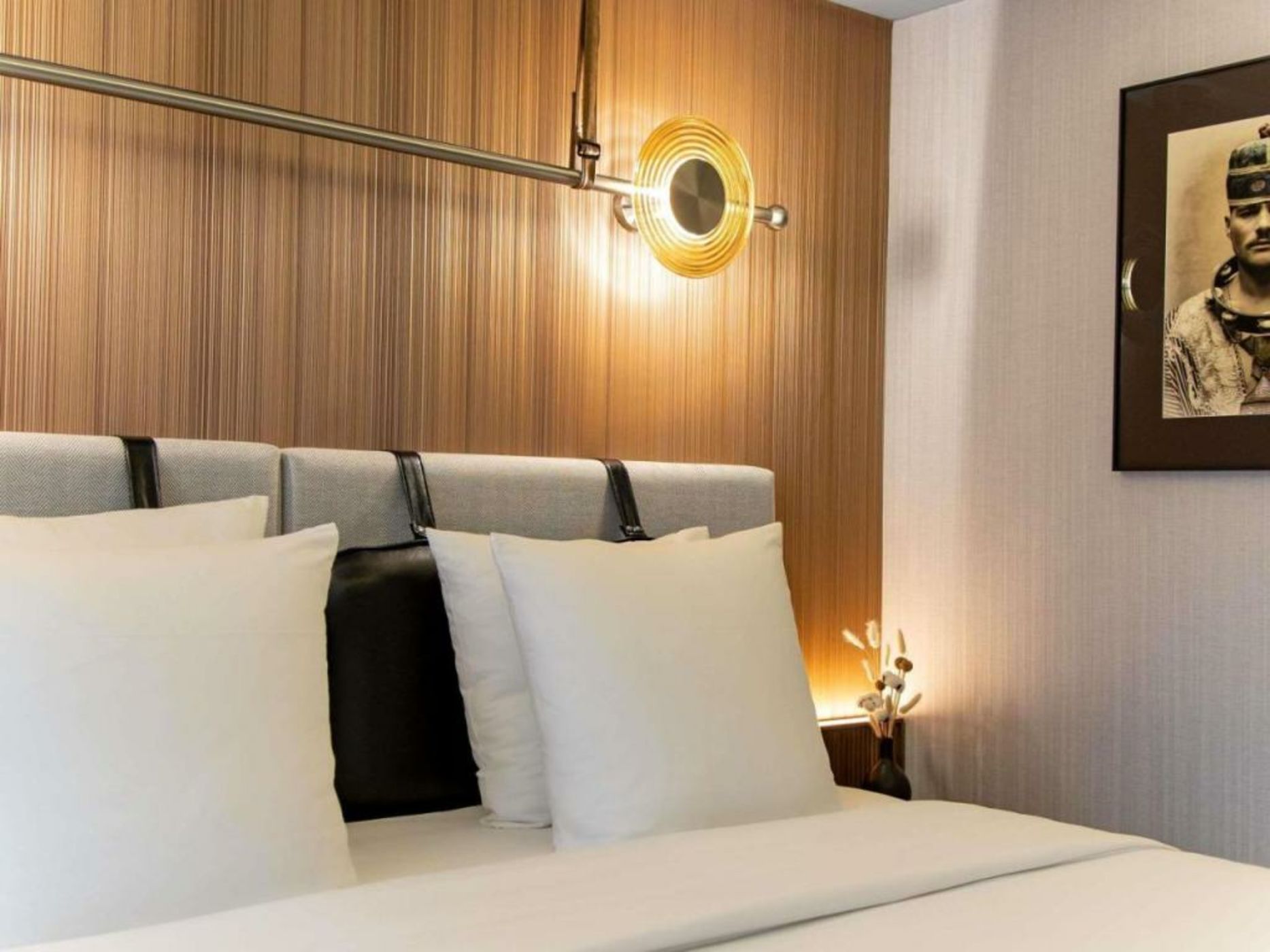 MUZE Hotel Dusseldorf - Handwritten Collection