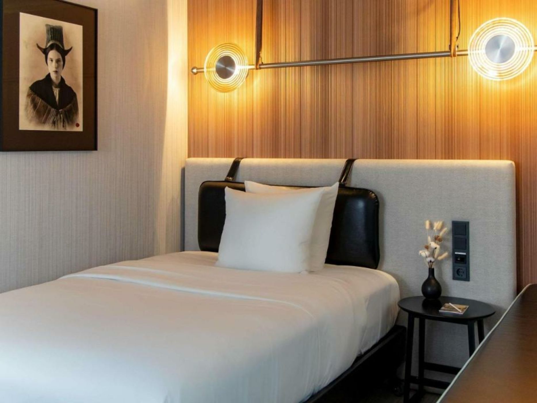 MUZE Hotel Dusseldorf - Handwritten Collection