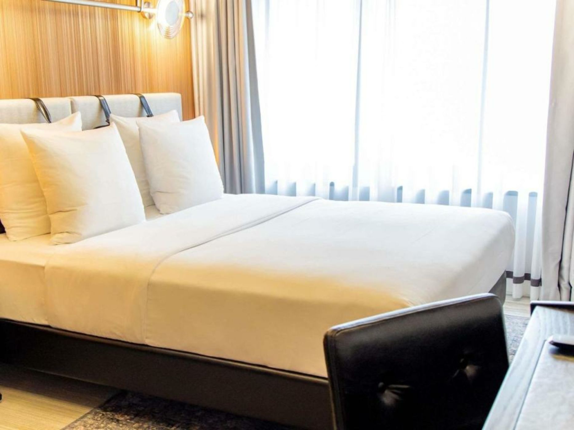 MUZE Hotel Dusseldorf - Handwritten Collection