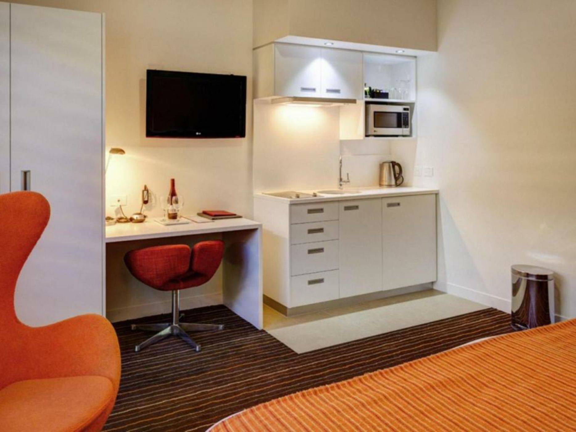 Mantra Charles Hotel