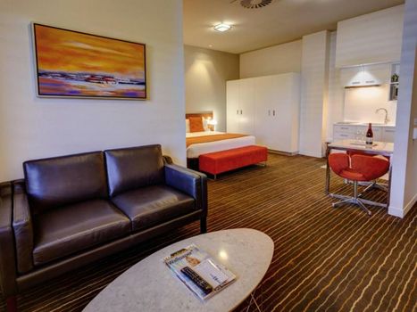 Mantra Charles Hotel