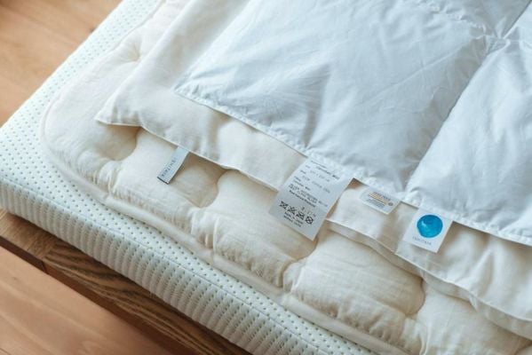 Neon Hotel - Luxury Sleep Retreat -