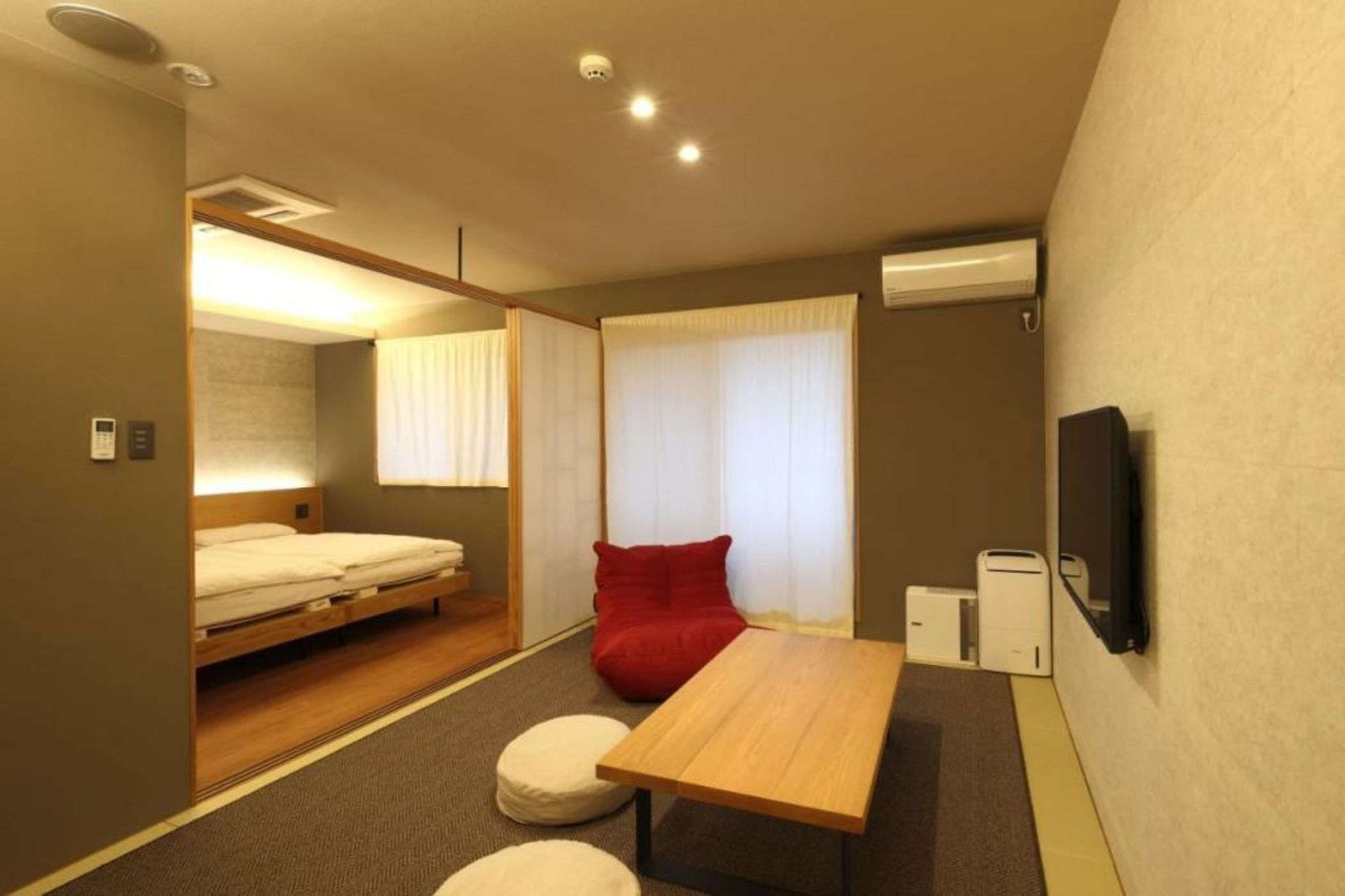 Neon Hotel - Luxury Sleep Retreat -