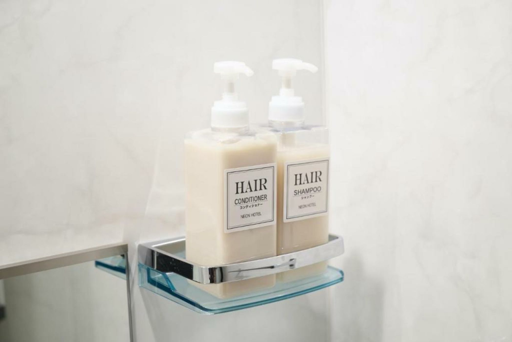 Neon Hotel - Luxury Sleep Retreat -