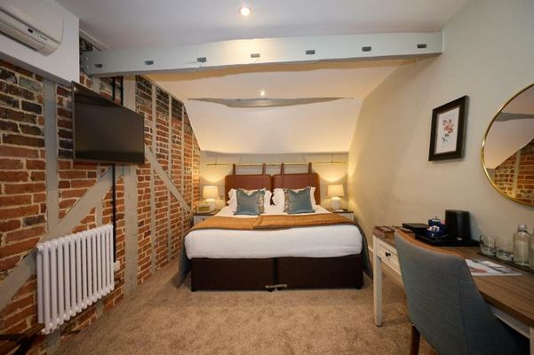 The White Hart, Ampthill, Bedfordshire - Acorn Pubs