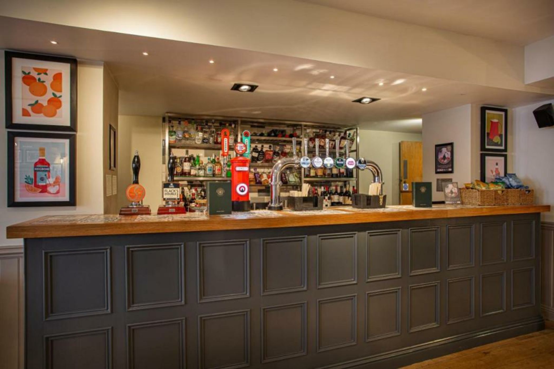 The White Horse Hotel, Romsey, Hampshire - The Coaching Inn Group
