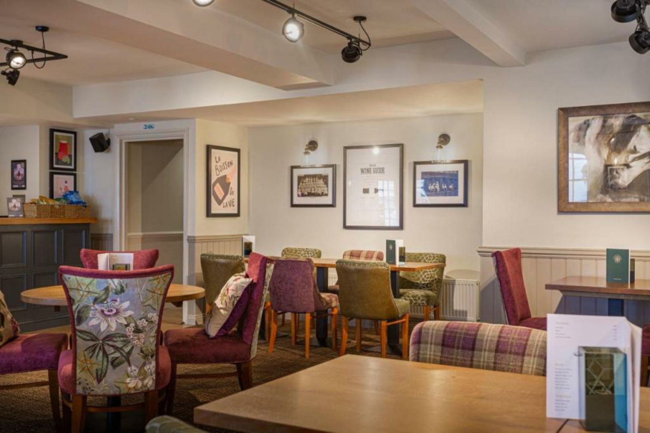 The White Horse Hotel, Romsey, Hampshire - The Coaching Inn Group