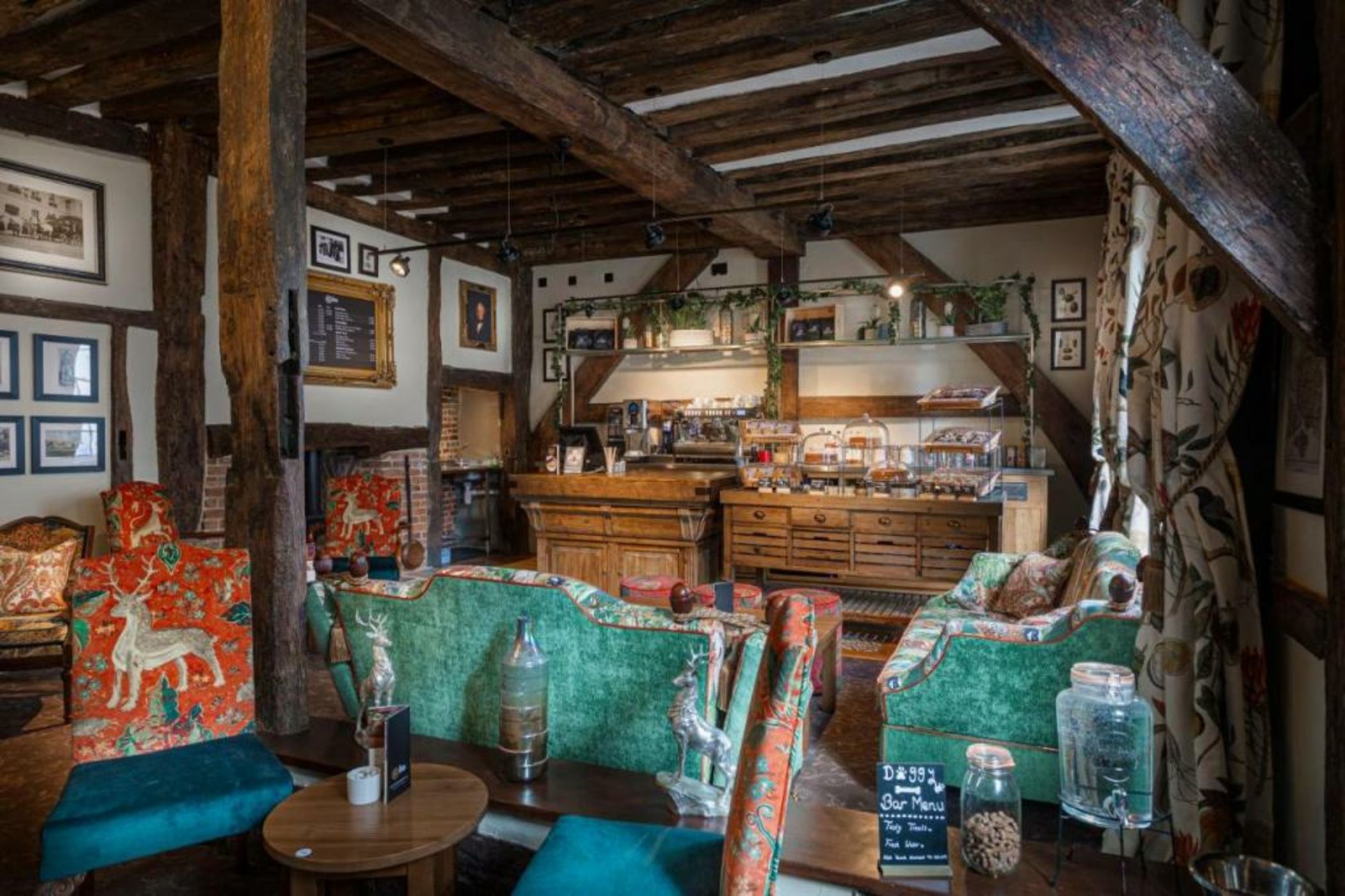 The White Horse Hotel, Romsey, Hampshire - The Coaching Inn Group