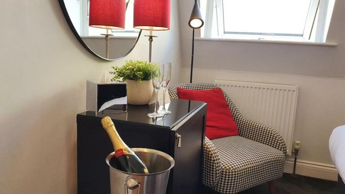 A Room With A View - Free Parking