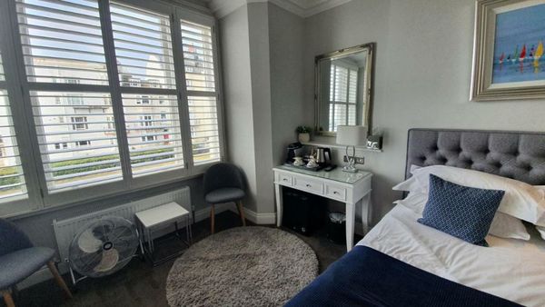 A Room With A View - Free Parking