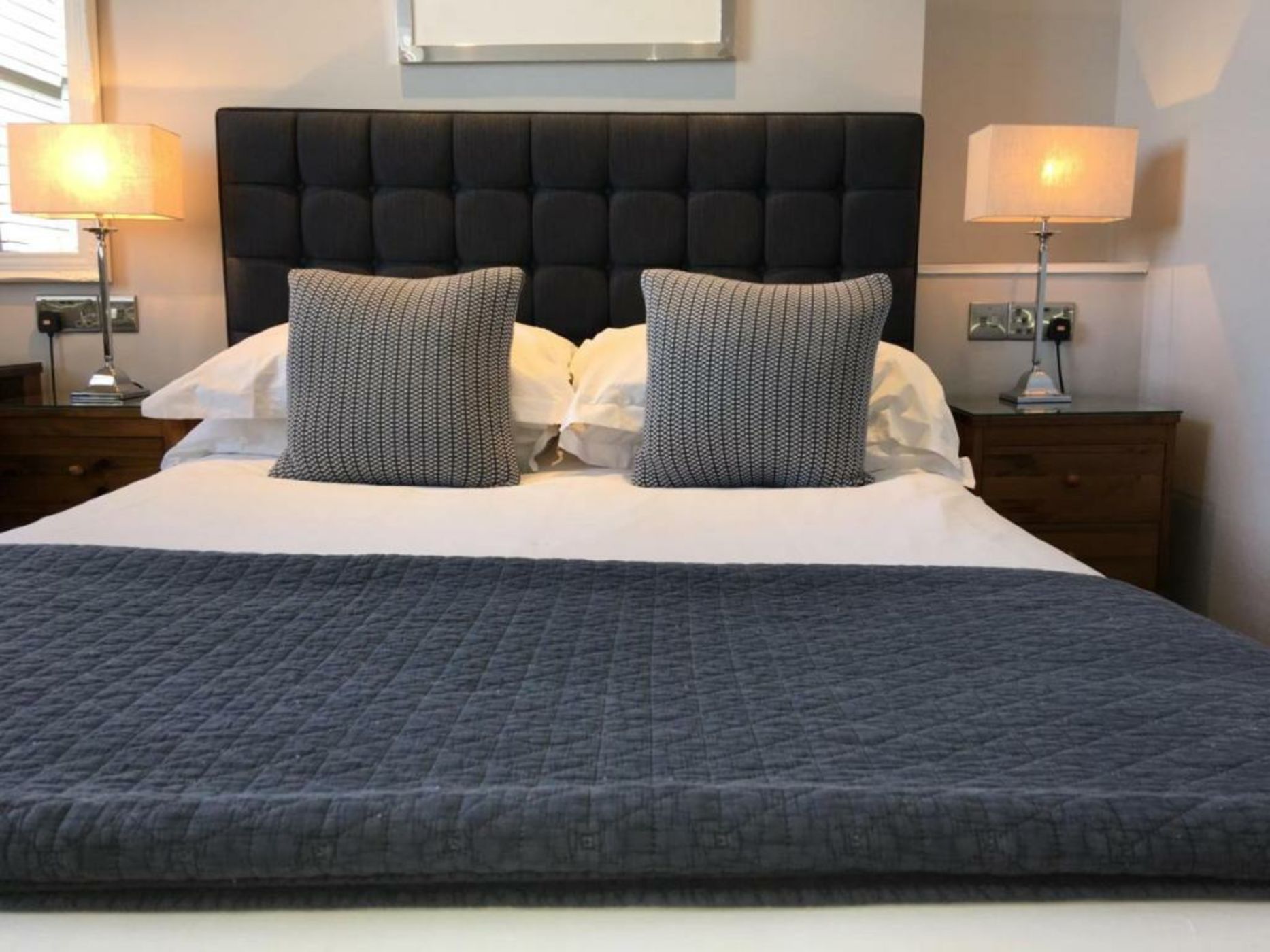 A Room With A View - Free Parking