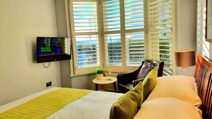 A Room With A View - Free Parking