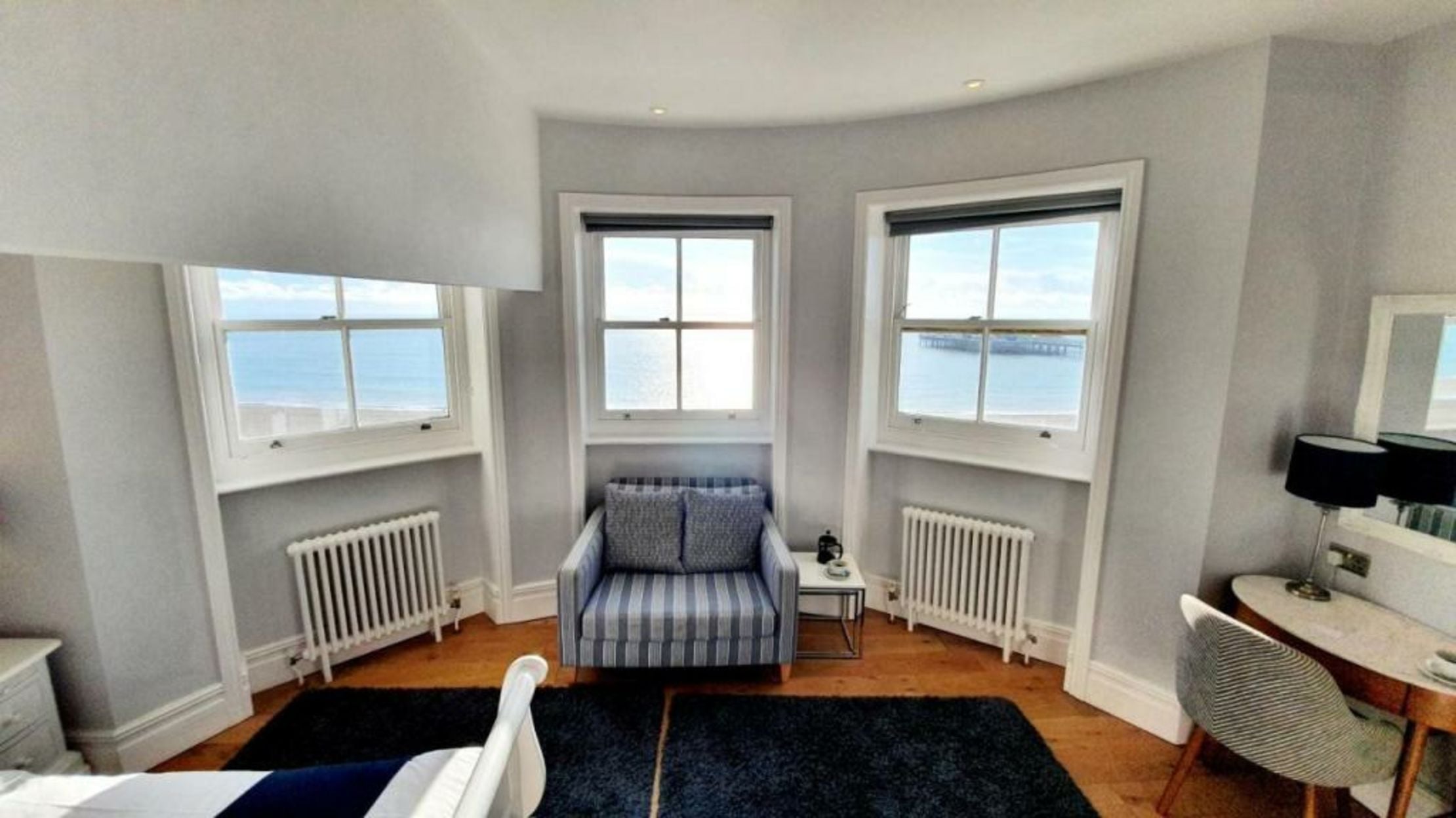 A Room With A View - Free Parking