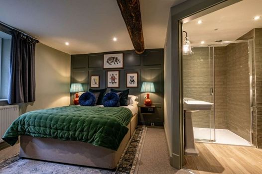 The Bell & Stuart House