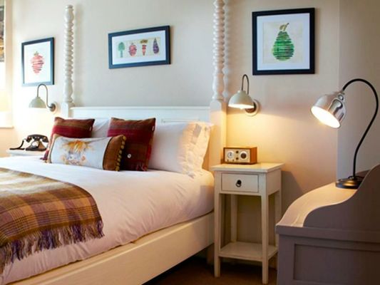 The Plough Inn & Cottages
