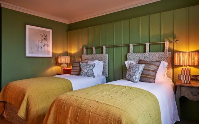 The White Horse - A Heartwood Inn