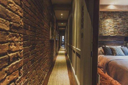 The Cow Hollow Hotel