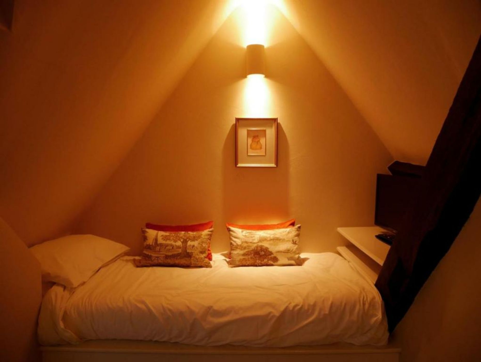 Bear and Ragged Staff