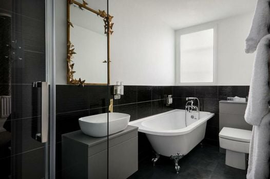 The Royal Adelaide Hotel