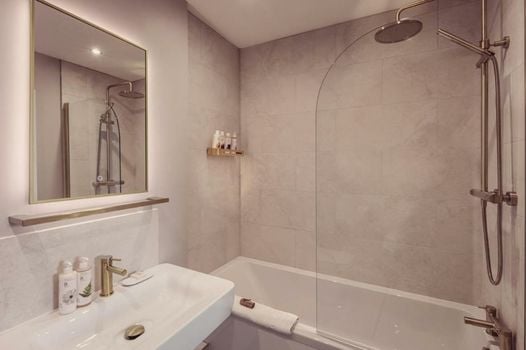 Tweedies Bar and Lodge