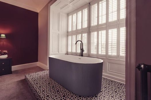 Tweedies Bar and Lodge