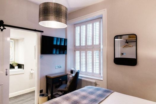 Tweedies Bar and Lodge