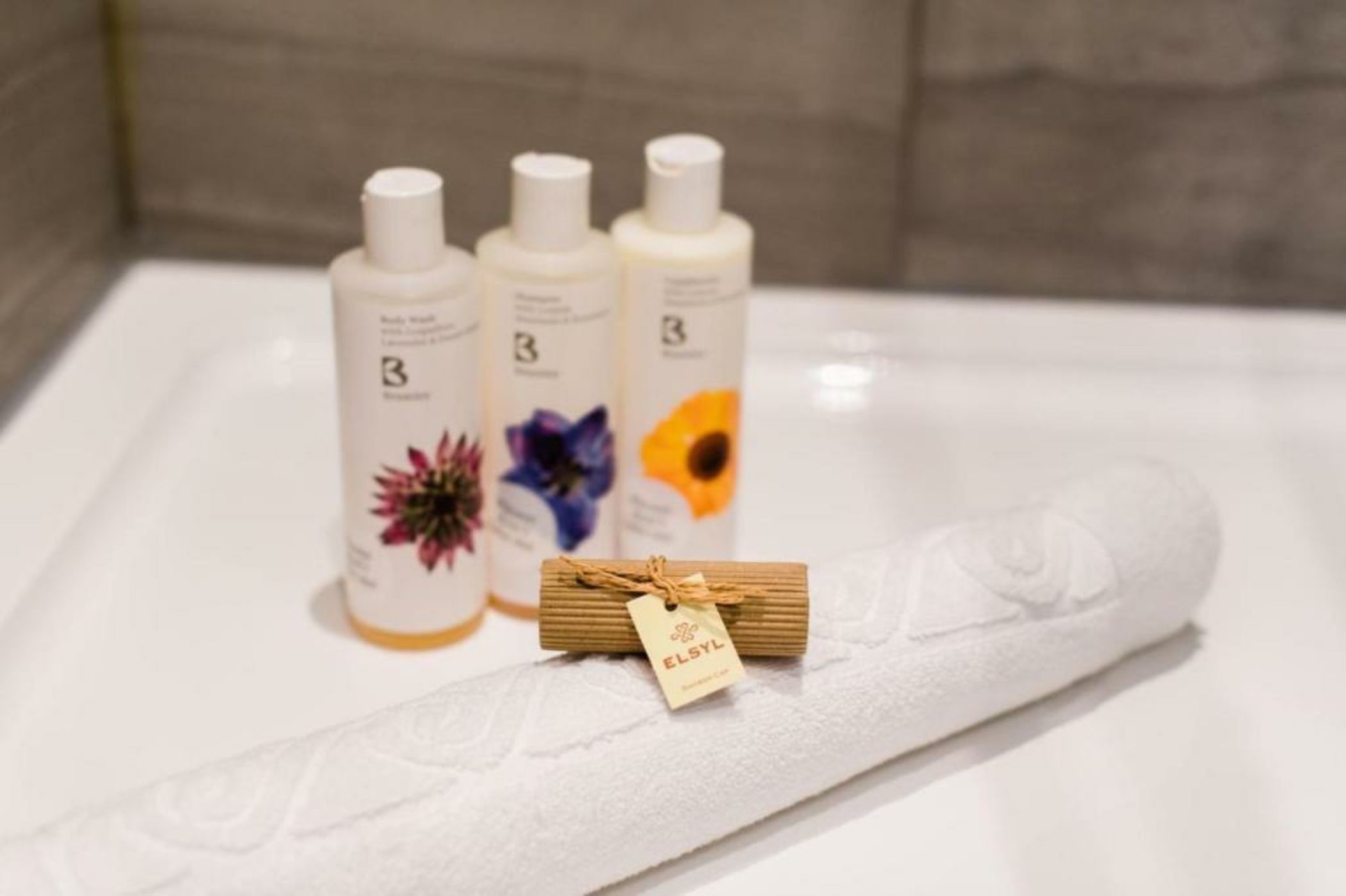 Tweedies Bar and Lodge