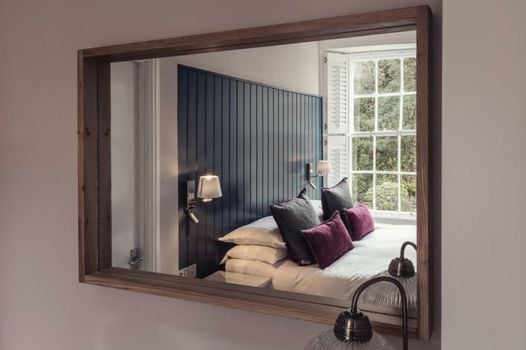 Tweedies Bar and Lodge