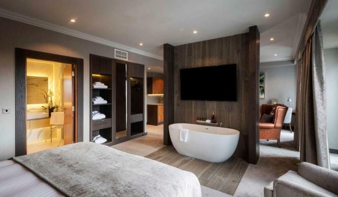 DoubleTree by Hilton Belfast City Ten Square