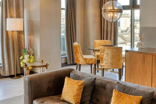 DoubleTree by Hilton Belfast City Ten Square