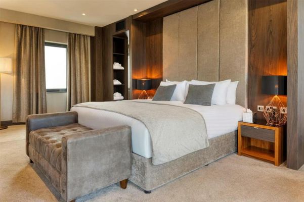 DoubleTree by Hilton Belfast City Ten Square