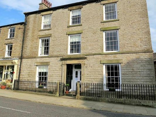 Skeldale House 'All Creatures Great & Small' Luxury Apartments & Studios in Askrigg, Yorkshire Dales