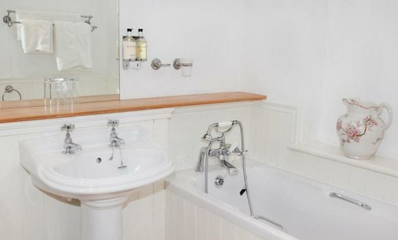 The Charles Bathurst Inn