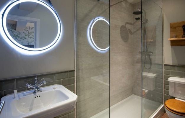 The Millstone, Mellor