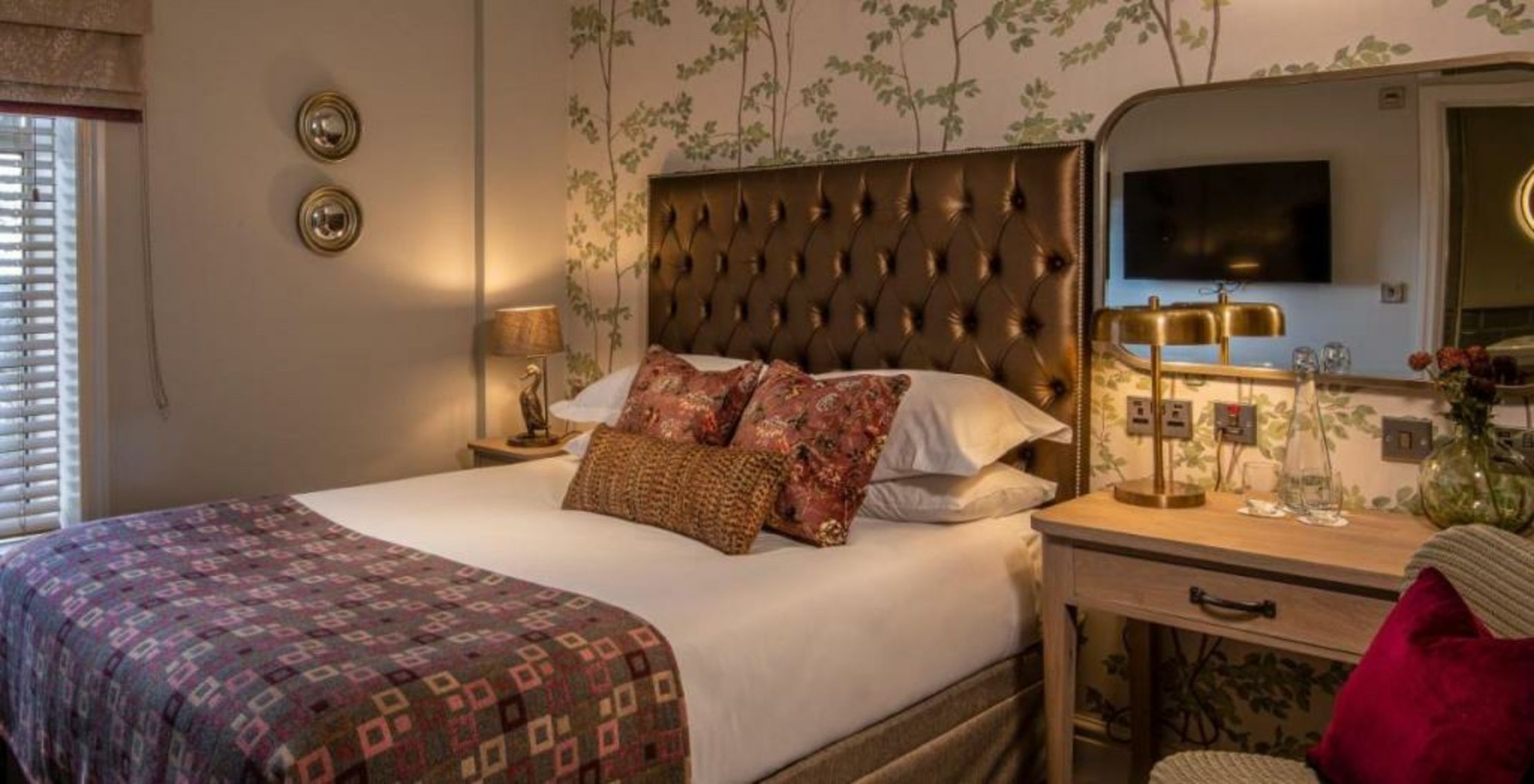 The Millstone, Mellor