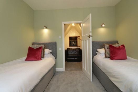 Leeds Castle Stable Courtyard Bed and Breakfast